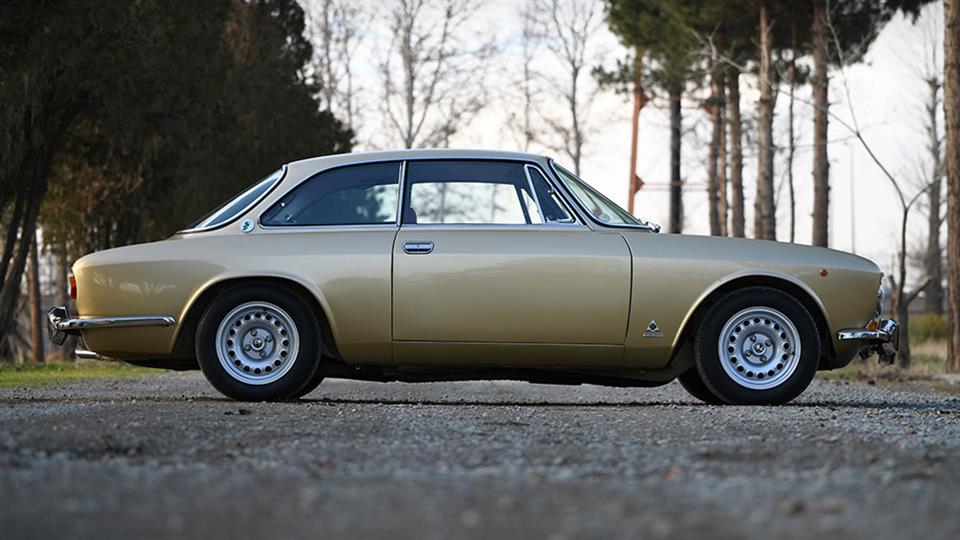 آلفارومئو 2000GTV مدل 1973